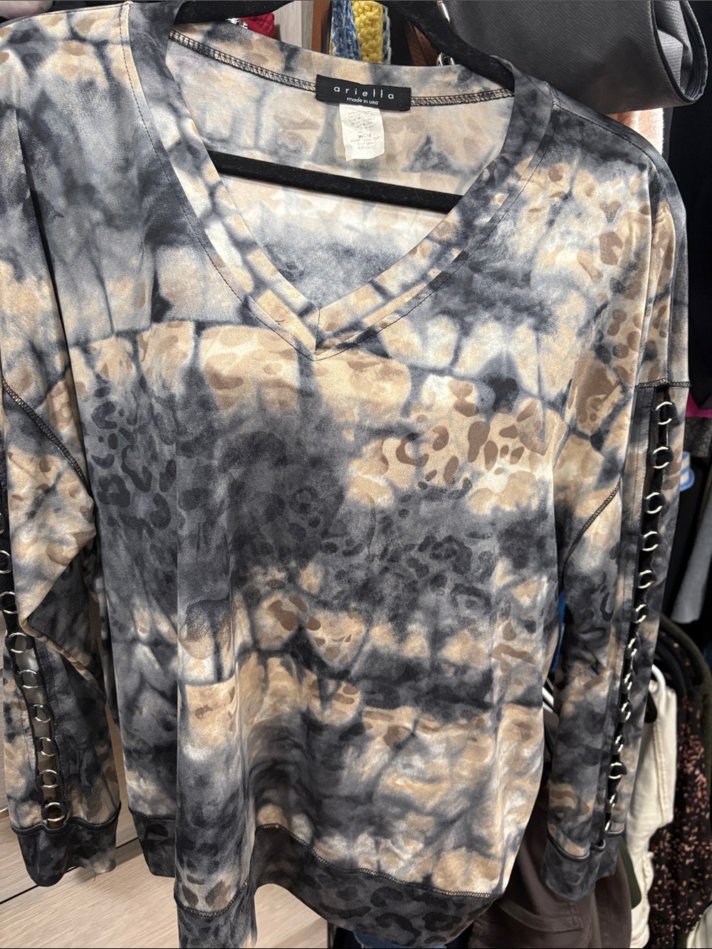 Ariella V-Neck Long Sleeve Tie-Dye  Print Top in Black and Tan